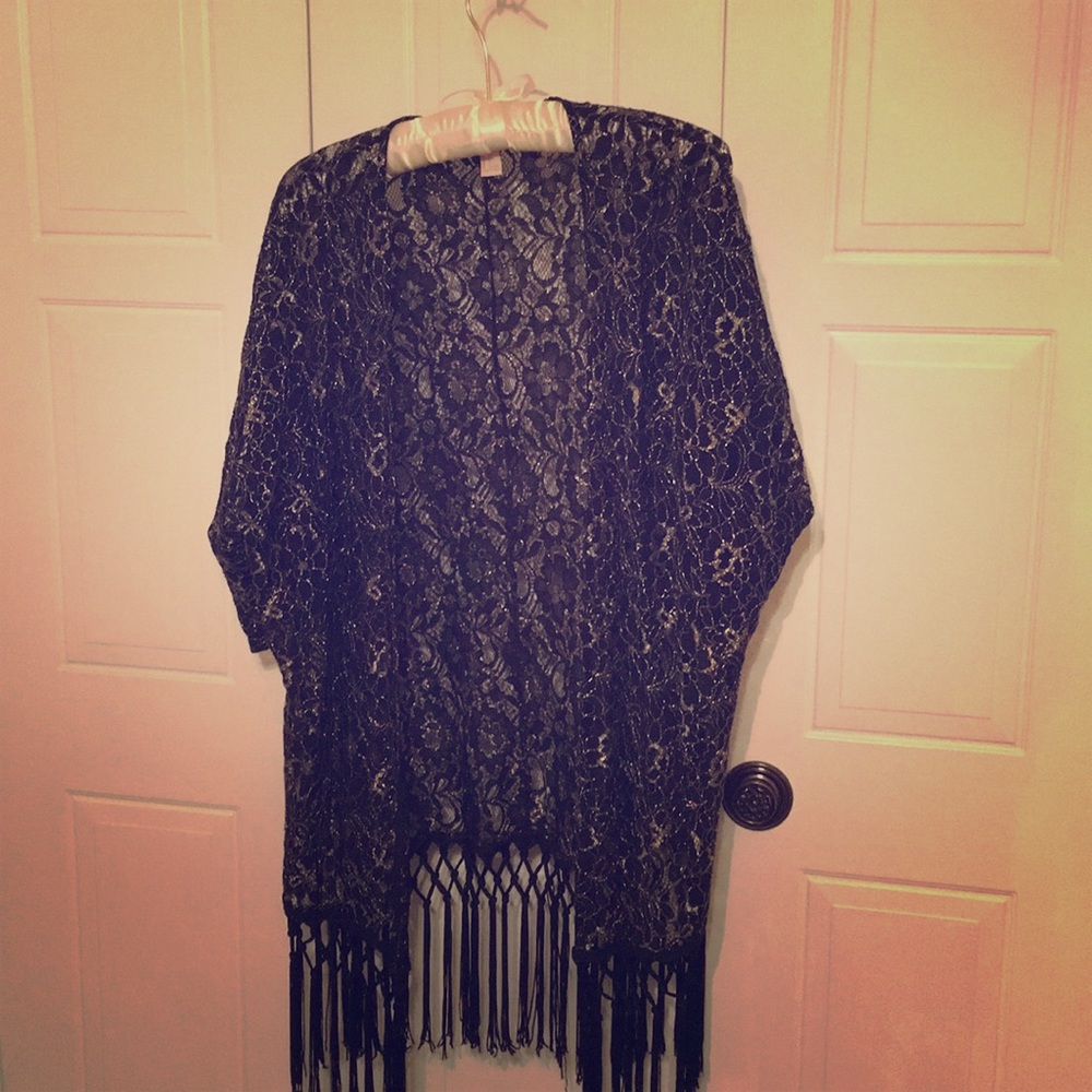 Forever 21 black and gold kimono with fringe